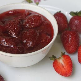 مربای توت فرنگی